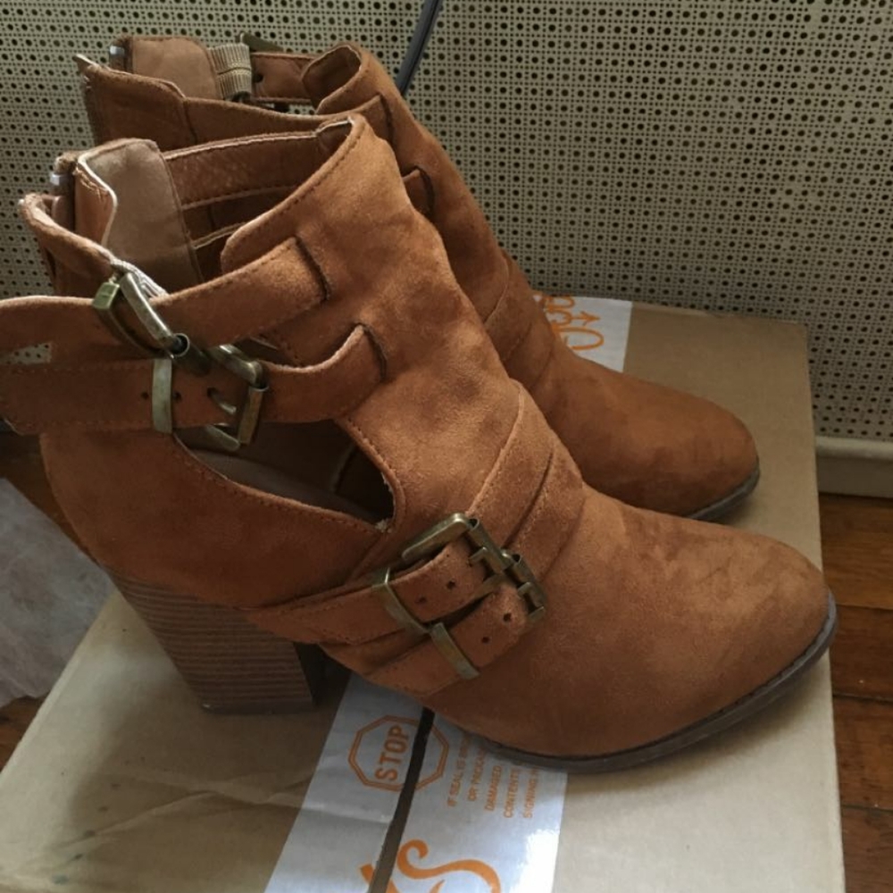 Shoe